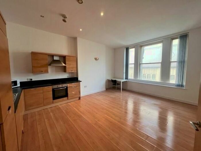 2 Bedroom Flat To Rent In Pearl Assurance House, Bank Street, Bradford, BD1