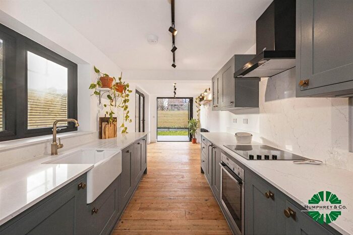 3 Bedroom Property For Sale In Aubrey Road, London, E17