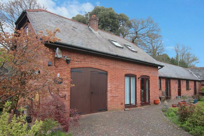 4 Bedroom Semi-Detached House For Sale In Sopley, Christchurch, BH23