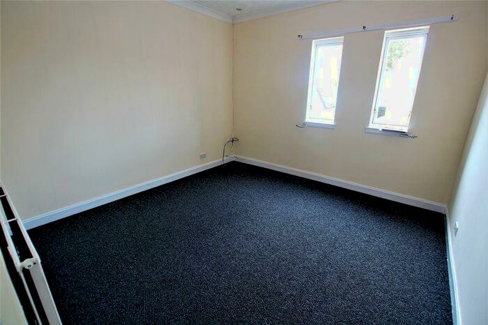 1 Bedroom Flat To Rent In Wellgate Street, Larkhall, ML9