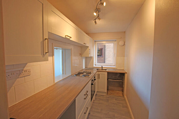 1 Bedroom Flat To Rent In Castle Street, Ryde, PO33