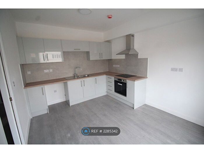 3 Bedroom Flat To Rent In Melton Road, Leicester, LE4