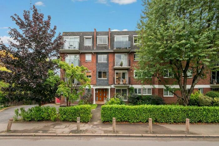 2 Bedroom Flat To Rent In Worple Road, London, SW19