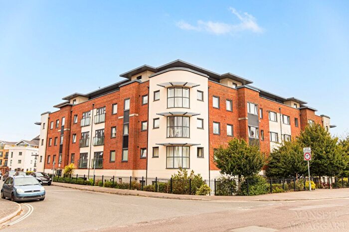 2 Bedroom Property For Sale In Fosters Place, Kiln House, RH19