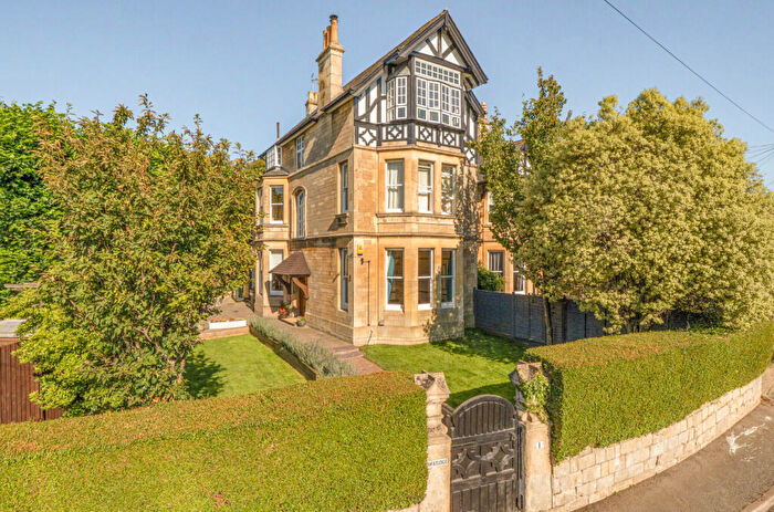 5 Bedroom End Of Terrace House For Sale In Hayesfield Park, Bath, BA2
