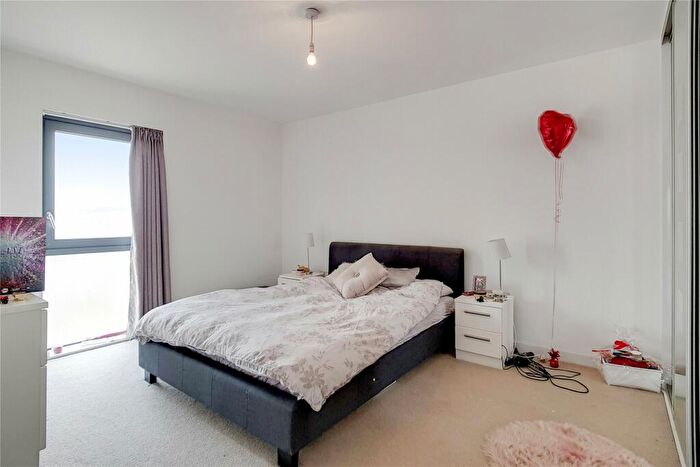 2 Bedroom Apartment To Rent In Yeoman Court London, E14