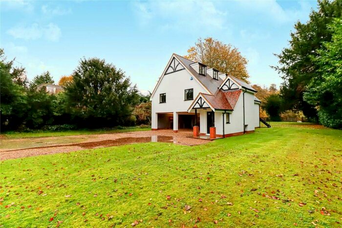 4 Bedroom Detached House To Rent In Court Road, Maidenhead, Berkshire, SL6