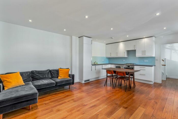 2 Bedroom Flat To Rent In London, E3