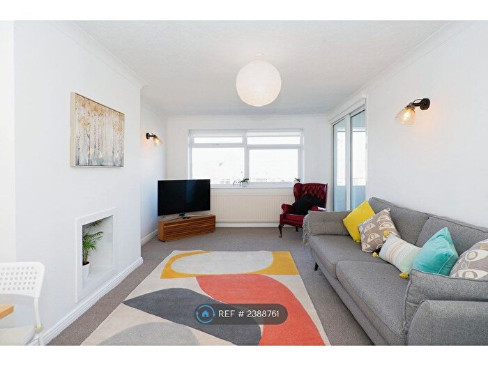 2 Bedroom Flat To Rent In Rosslyn Court, Shoreham-By-Sea, BN43