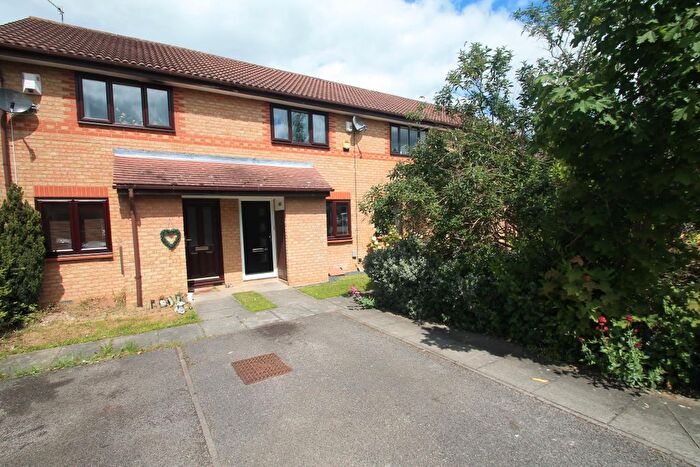 2 Bedroom Property To Rent In Rookery Drive, Luton, LU2