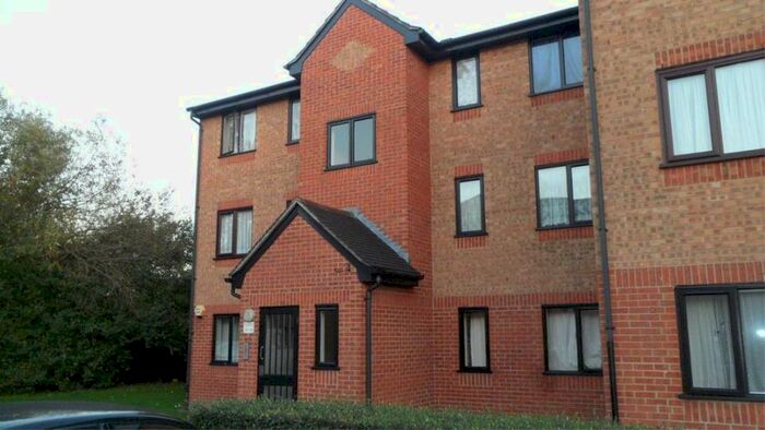 1 Bedroom Flat To Rent In Streamside Close, London, N9