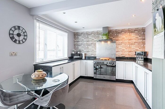 5 Bedroom Semi-Detached House For Sale In Cleekim Road, Edinburgh, EH15