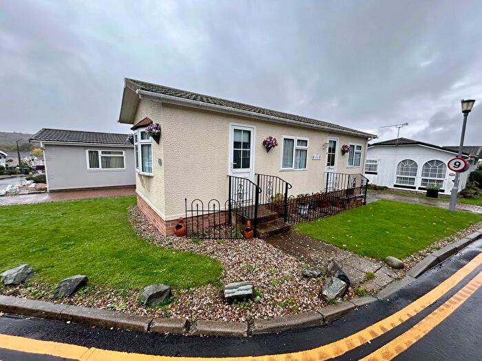 1 Bedroom Park Home For Sale In Woodbine Close, Waltham Abbey, EN9