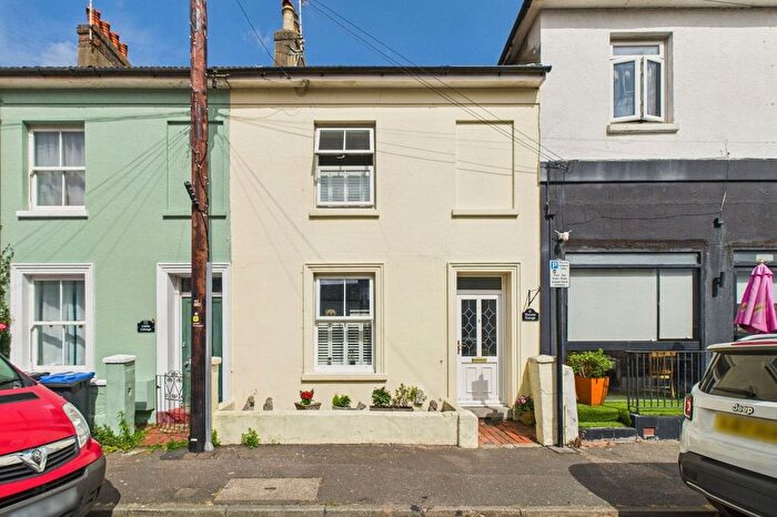 3 Bedroom Terraced House For Sale In Graham Road, Worthing, BN11