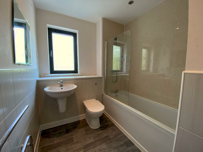2 Bedroom Flat To Rent In Derby Road, Lenton, Nottingham, NG7