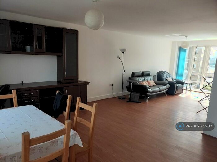 2 Bedroom Flat To Rent In St. Davids Square, London, E14