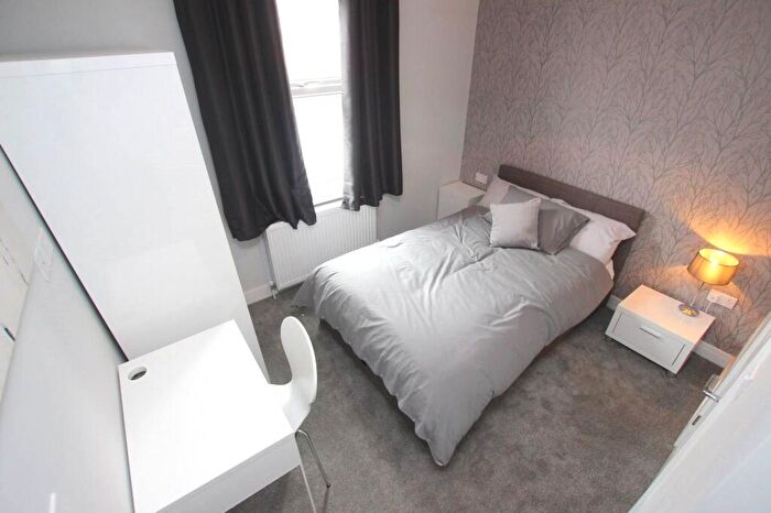 1 Bedroom Terraced House To Rent In Stanley Street, Reading, RG1