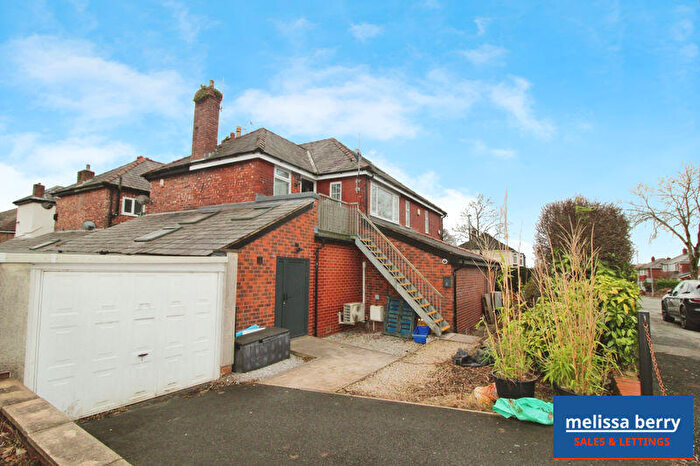 2 Bedroom Flat To Rent In Agecroft Road East, Prestwich, Manchester, M25