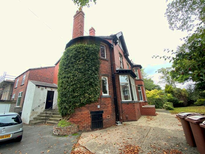 2 Bedroom Flat To Rent In Bentcliffe Lane, Moortown, Leeds, LS17