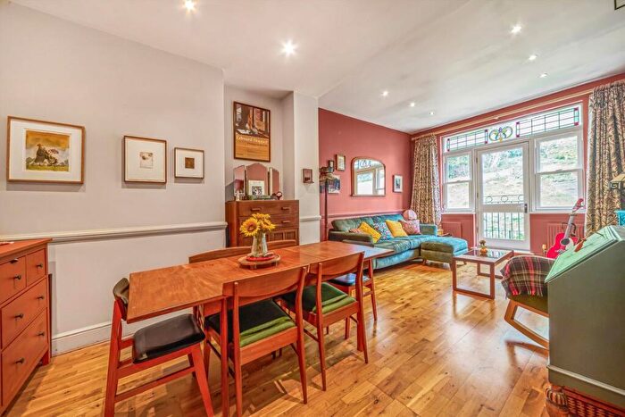 1 Bedroom Flat For Sale In Overhill Road, East Dulwich, SE22