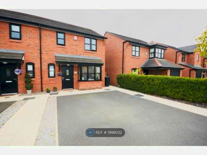 3 Bedroom Semi-Detached House To Rent In Harrow Drive, Stockport, SK4