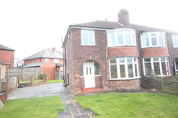 3 Bedroom Semi-Detached House To Rent In Spen Lane, Leeds, LS16