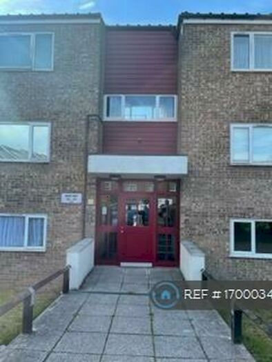 3 Bedroom Flat To Rent In Avon Way, Colchester, CO4