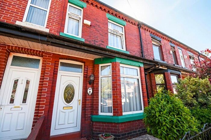 3 Bedroom Terraced House For Sale In Chandos Grove, Salford, M5