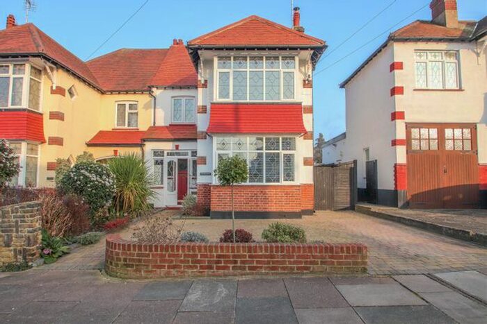 4 Bedroom Semi-Detached House To Rent In Braemar Crescent, Leigh-On-Sea, SS9