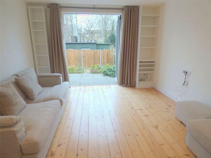 1 Bedroom Flat To Rent In Goodwyn Avenue, Mill Hill, London, NW7