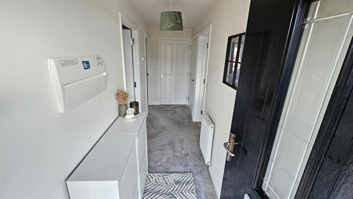 2 Bedroom Apartment For Sale In Singleton Drive, Bingham, NG13