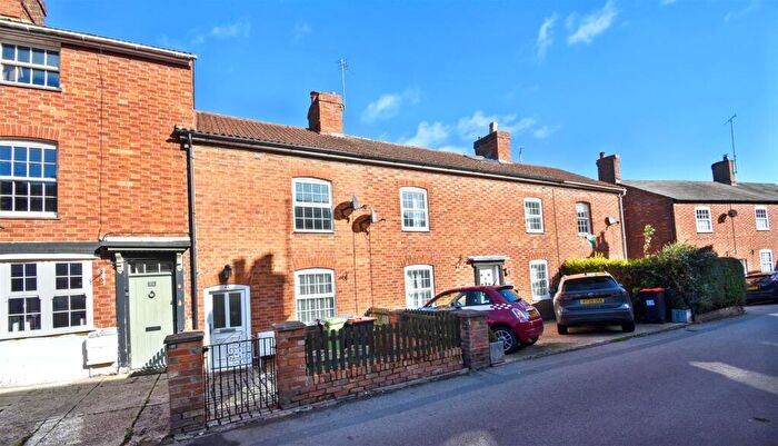 3 Bedroom Terraced House To Rent In Mill Street, Newport Pagnell, MK16