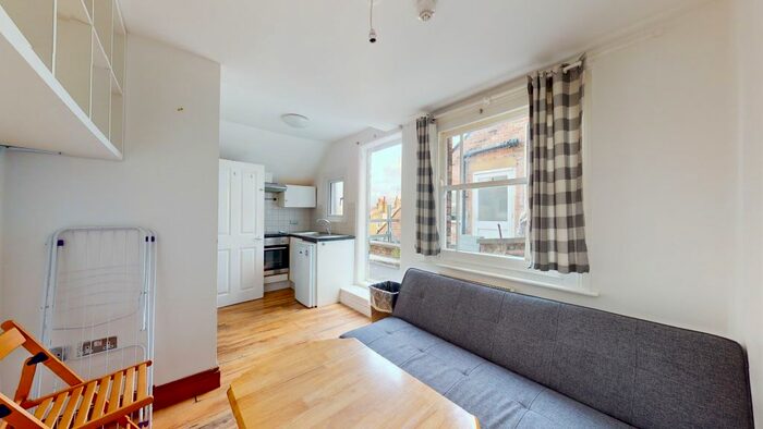 1 Bedroom Flat To Rent In Uxbridge Road, London, W12
