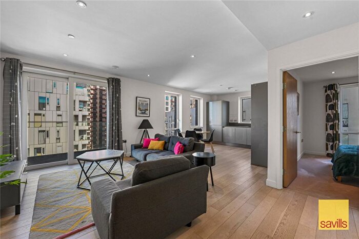 2 Bedroom Flat For Sale In Reminder Lane, Geenwich, London, SE10