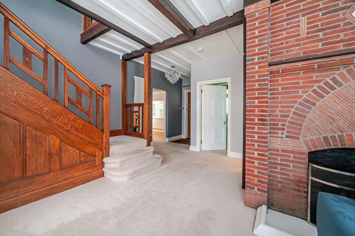 4 Bedroom Detached House For Sale In Reading Road North, Fleet, GU51