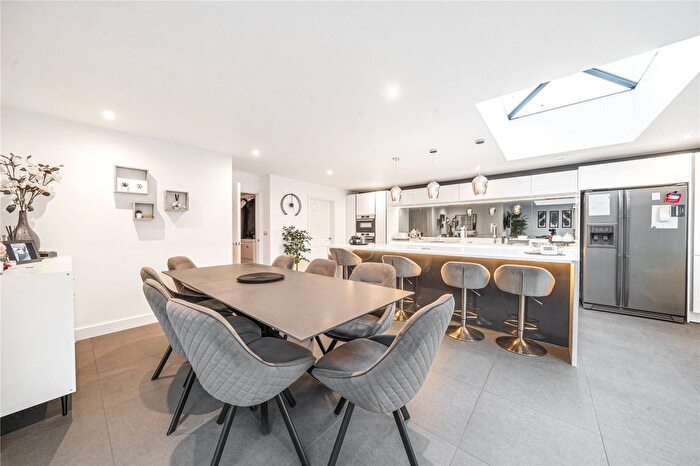 5 Bedroom Detached House For Sale In Connaught Way, Alton, Hampshire, GU34
