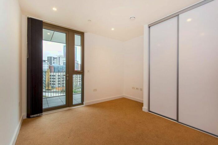 2 Bedroom Flat To Rent In Caithness Walk, Croydon, CR0