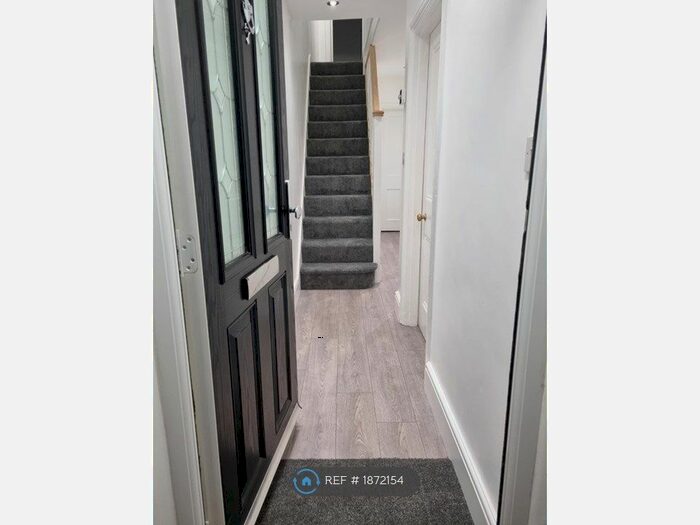 3 Bedroom Terraced House To Rent In Fleet Street, Aylesbury, HP20