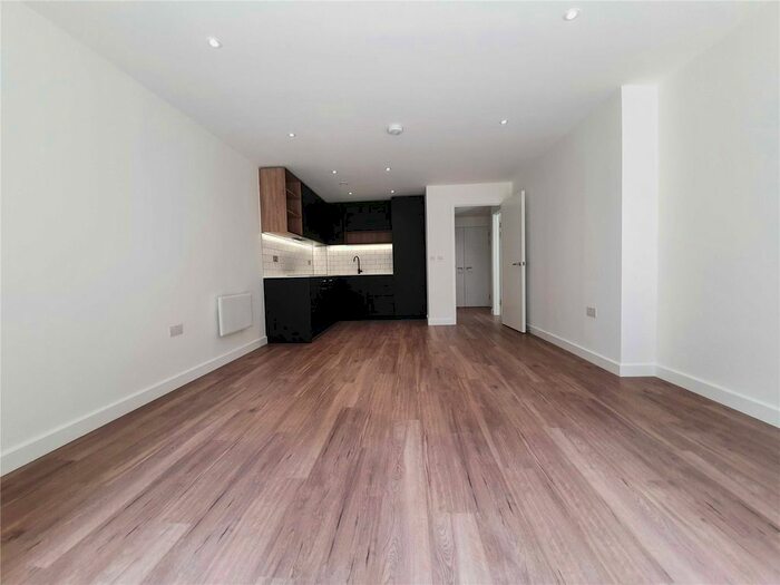Studio To Rent In Beaufort Square, London, NW9