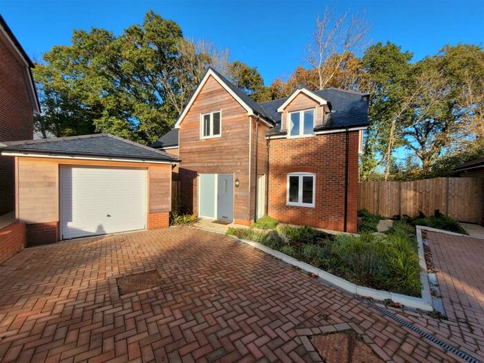 4 Bedroom Detached House To Rent In Maurys Lane, West Wellow, SO51