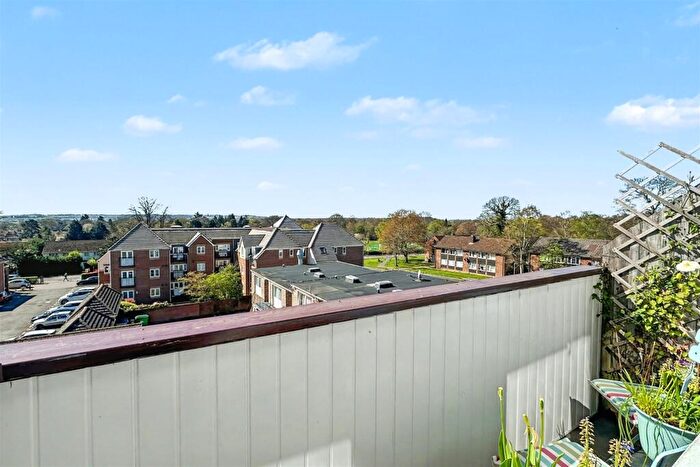 2 Bedroom Flat For Sale In Hiltingbury, SO53