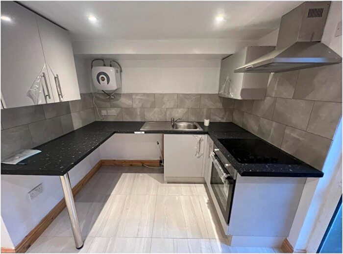 Studio To Rent In Crosland Road, Huddersfield, HD1