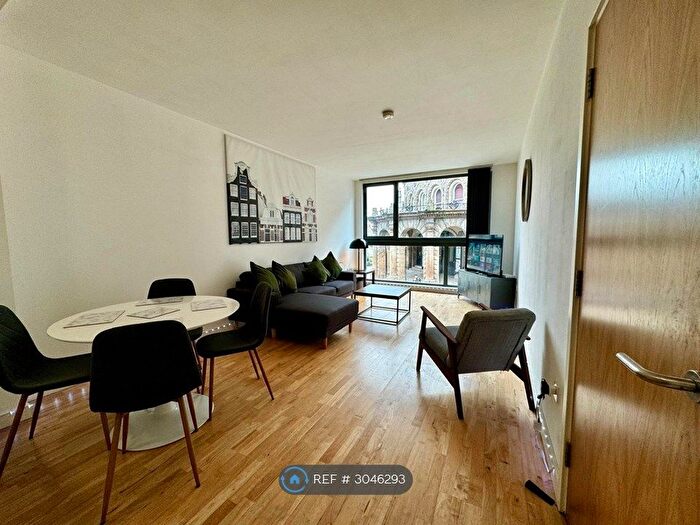 2 Bedroom Flat To Rent In Crown Street, Leeds, LS2