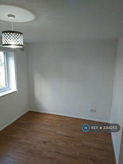 1 Bedroom Flat To Rent In St. Lukes Court, London, SE6