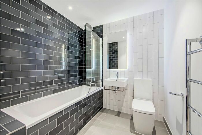 2 Bedroom Flat To Rent In Commodore House, Admiralty Avenue, E16