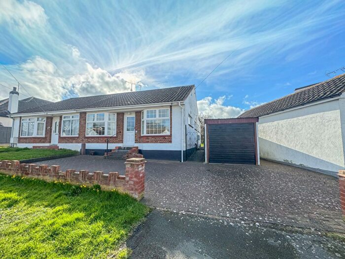 2 Bedroom Semi Detached Bungalow For Sale In Hawkwell Road, Hockley, SS5