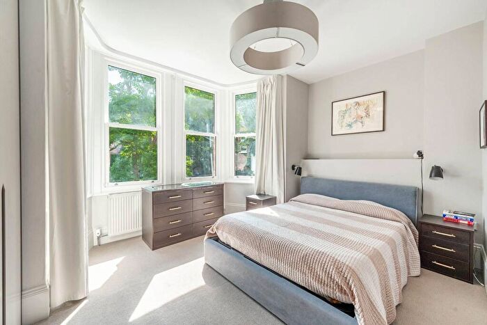 2 Bedroom Flat For Sale In Frognal, Hampstead, London, NW3