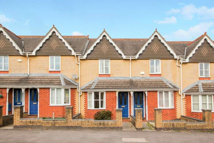 2 Bedroom Terraced House To Rent In Roosevelt Drive, Headington, OX3