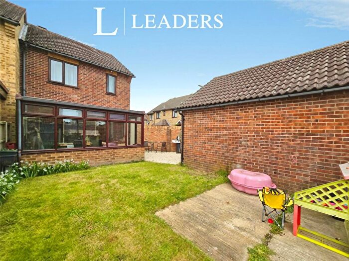 3 Bedroom End Of Terrace House For Sale In Lapthorn Close, Gosport, PO13