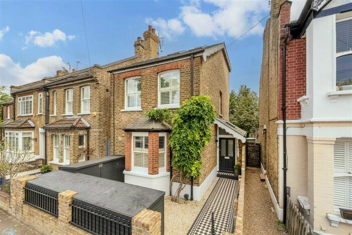 4 Bedroom Property To Rent In Sunnyside Road, Teddington, TW11